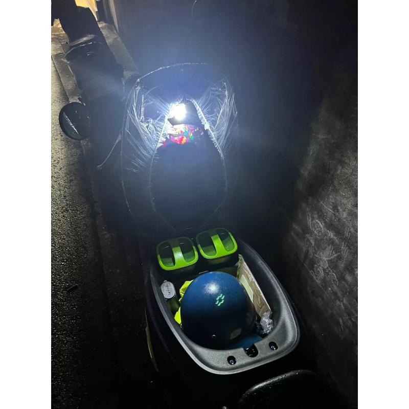 【現貨免運🔥觸控感應】車廂燈 機車車廂燈 車箱燈 機車置物箱燈 後車廂燈 手套箱燈 車廂感應燈 感應觸控燈 觸控感應燈-細節圖2