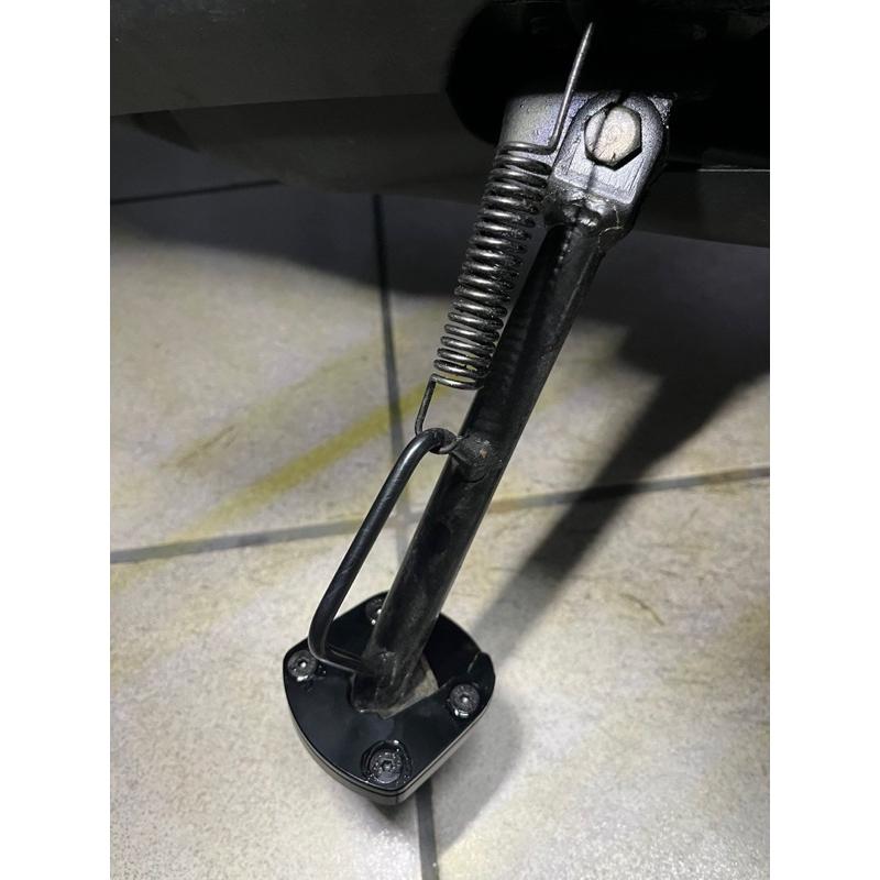 【現貨🔥附工具】sym mmbcu 側柱加大底座 mmbcu 三陽 曼巴 側柱加大座 mmbcu改裝 mmbcu加大側柱-細節圖2