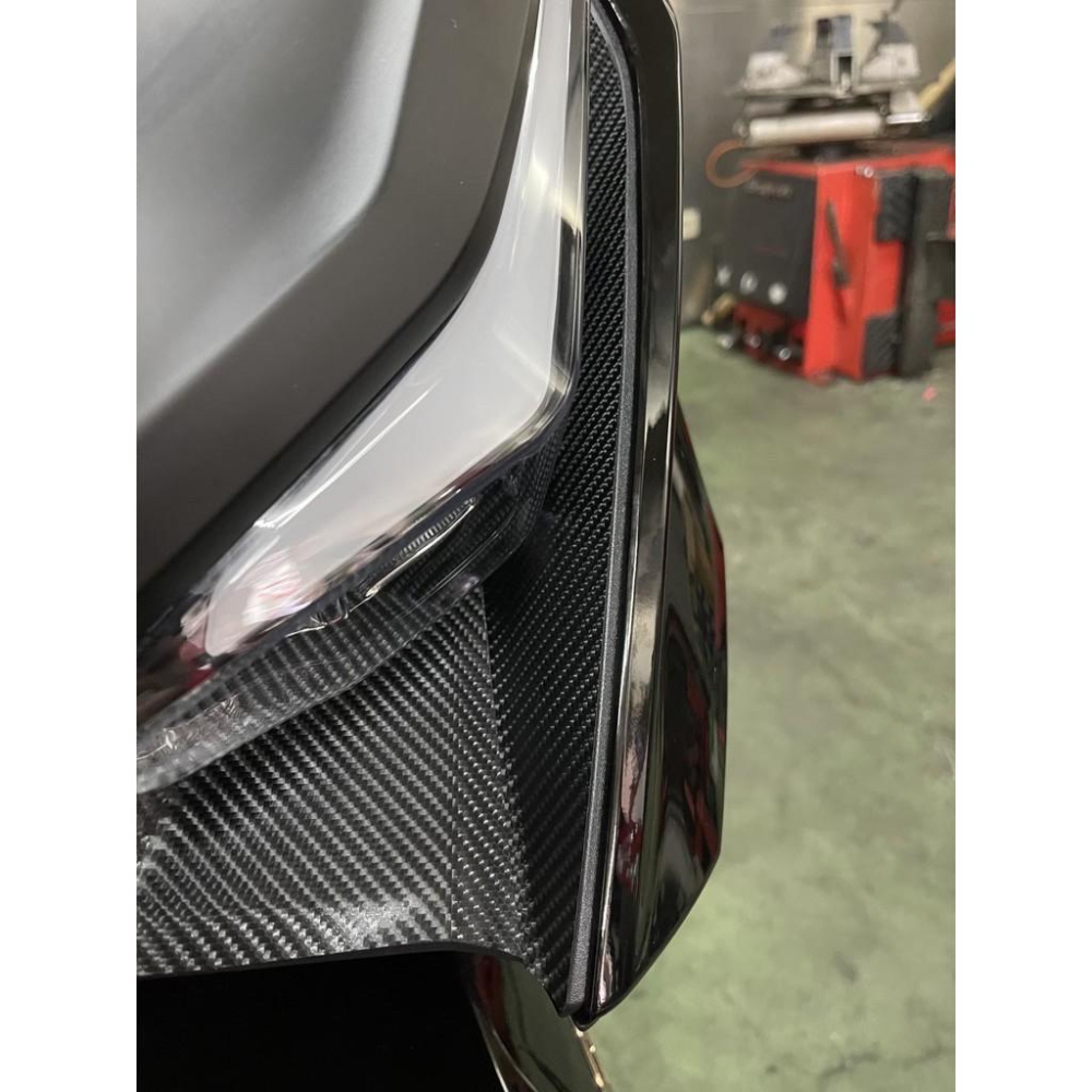 krv 大燈下進氣孔 3M卡夢 貼紙 krv 180 krv 機車百貨 krv 機車精品 krv180-細節圖5