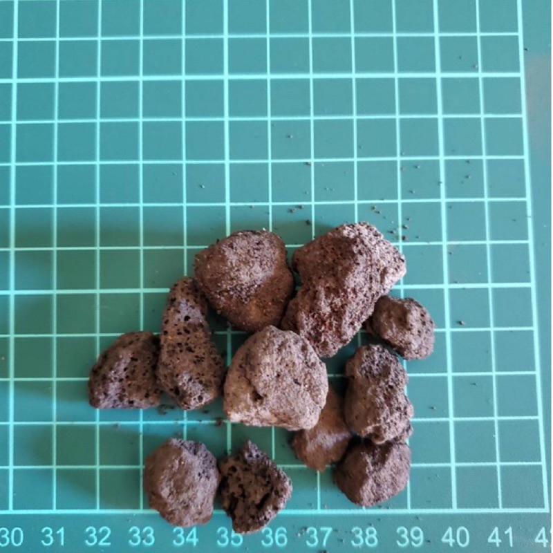 [現貨] 紅/黑 火山岩 粗/細顆粒 500g 水族園藝 大磯沙 砂石 造景 裝飾 底砂 底濾 1尺缸 2尺缸 多肉造景-細節圖7