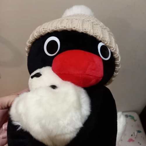 《預購》pingu 企鵝家族 冬季 冬天 海豹 毛帽 娃娃 玩偶 35cm