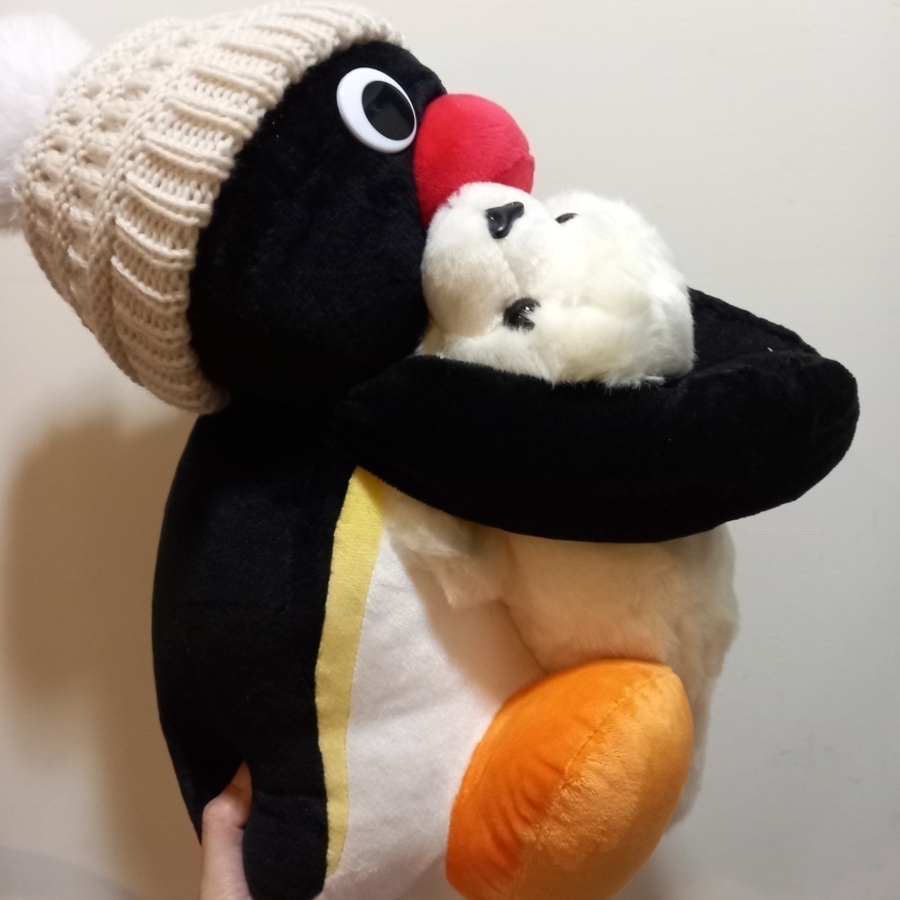 《現貨》pingu 企鵝家族 冬季 冬天 海豹 毛帽 娃娃 玩偶 35cm-細節圖2