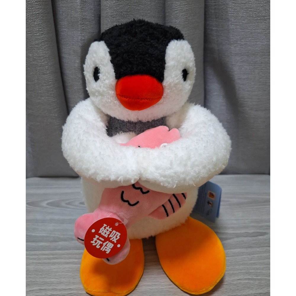 《預購》企鵝家族 pingu pinga 抱魚娃娃 30cm-細節圖8