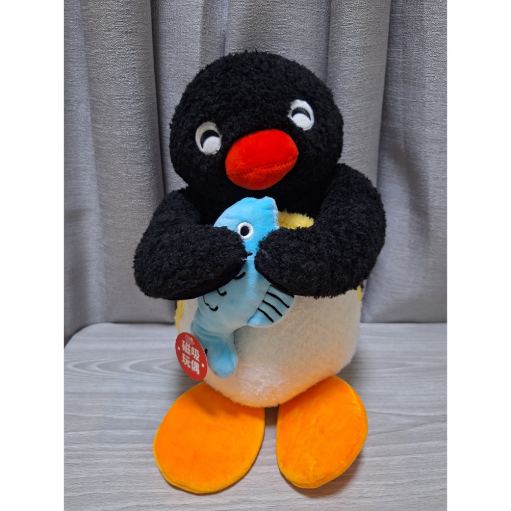 《預購》企鵝家族 pingu pinga 抱魚娃娃 30cm-細節圖10