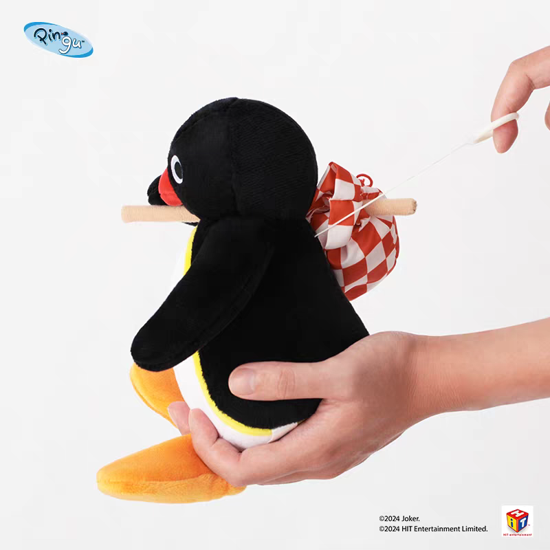 〈預購〉企鵝家族 pingu 離家出走 包袱 拉環 震動 娃娃-細節圖4