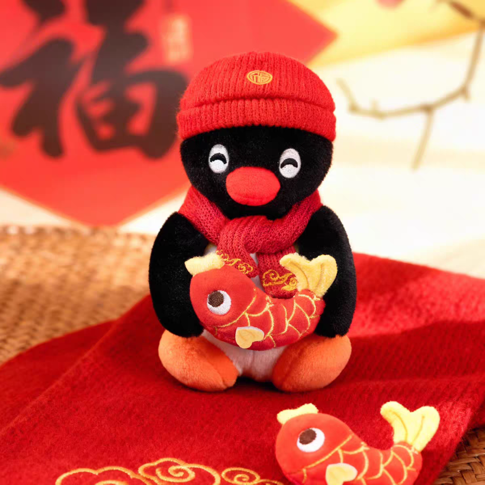〈預購〉pingu 企鵝家族 新年系列 糖葫蘆 紅包 錦鯉 恭喜發財 過年 新年快樂 娃娃 吊飾 12cm-規格圖5