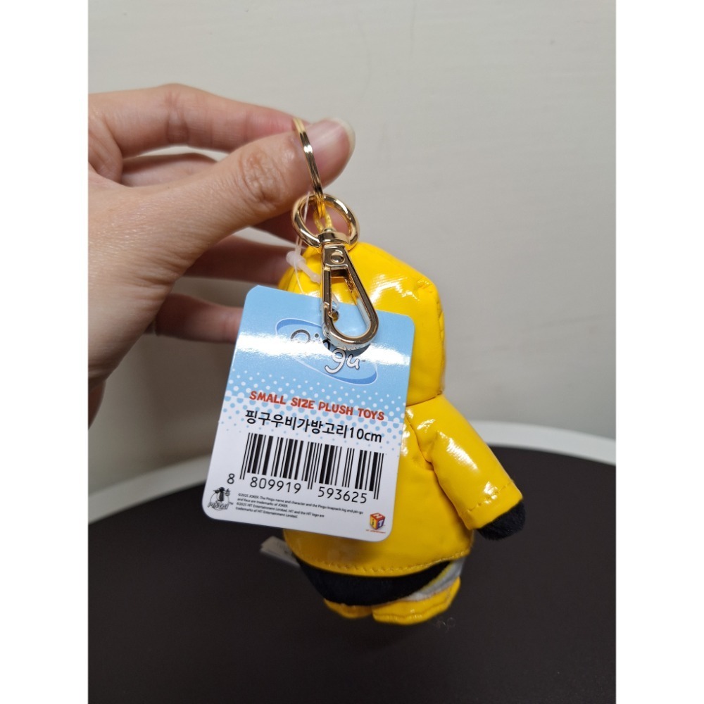 〈現貨〉韓國 企鵝家族 pingu 雨衣 娃娃 10cm 吊飾-細節圖2