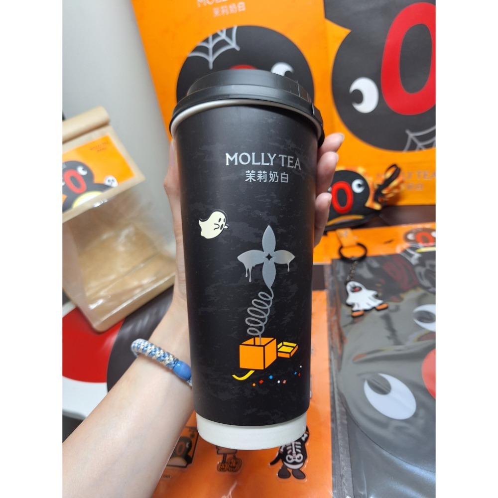 〈現貨〉企鵝家族 pingu 萬聖節 茉莉奶白 聯名 糖果包 8入套裝 組合 紙杯 保冰袋 貼紙 杯套 紙袋 耳機包-細節圖2
