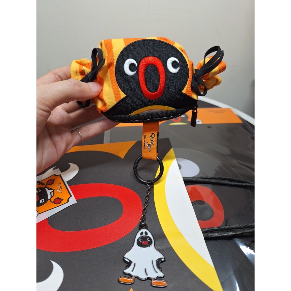〈現貨〉企鵝家族 pingu 萬聖節 茉莉奶白 聯名 糖果包 8入套裝 組合 紙杯 保冰袋 貼紙 杯套 紙袋 耳機包-細節圖11