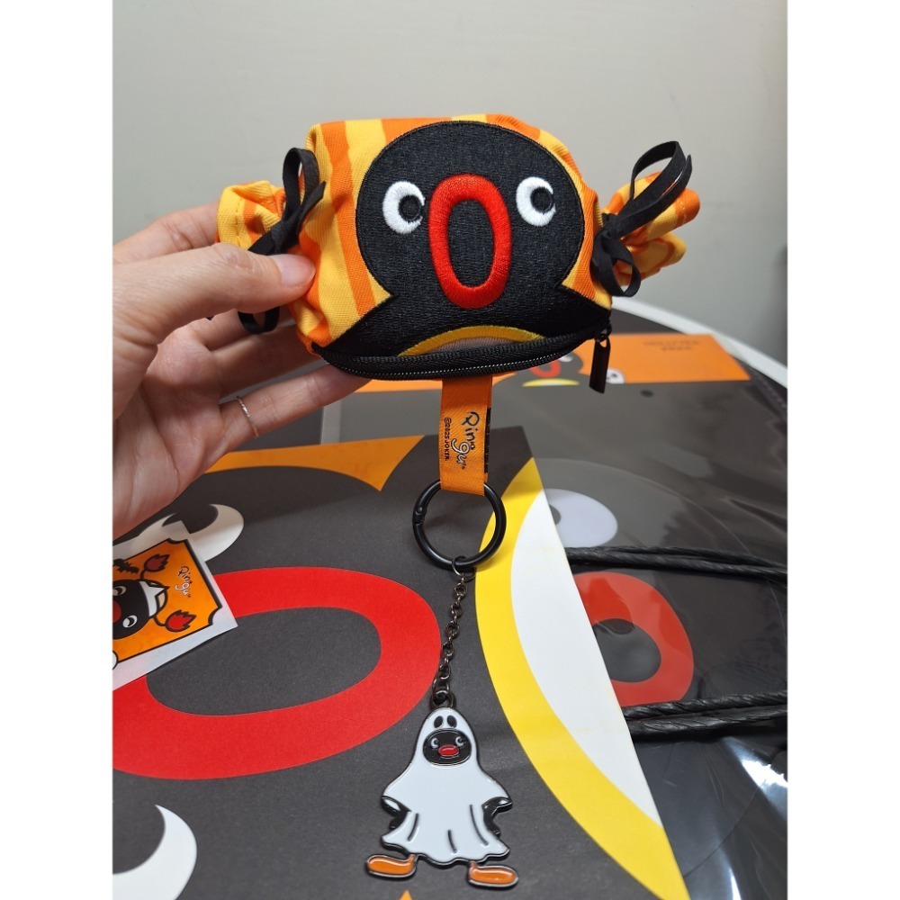 〈現貨〉企鵝家族 pingu 萬聖節 茉莉奶白 聯名 糖果包 8入套裝 組合 紙杯 保冰袋 貼紙 杯套 紙袋 耳機包-細節圖11