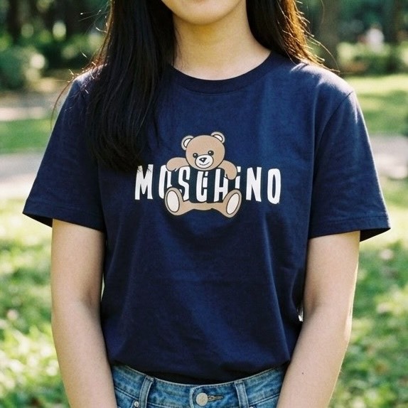✴Sparkle歐美精品✴ Moschino 小熊坐姿抱字母Logo短袖T恤上衣 青年版 現貨真品-細節圖2