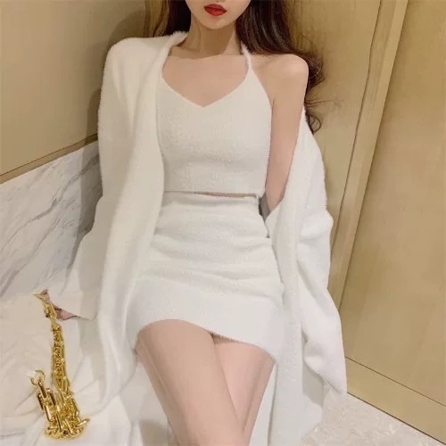 天晴日☀️超值優惠三件套 掛脖性感 細肩 仿水貂絨 親膚 三件組 套裝韓版 包臀裙 短裙韓系外套背心休閒純色-細節圖7