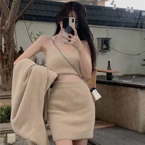 天晴日☀️超值優惠三件套 掛脖性感 細肩 仿水貂絨 親膚 三件組 套裝韓版 包臀裙 短裙韓系外套背心休閒純色-細節圖8