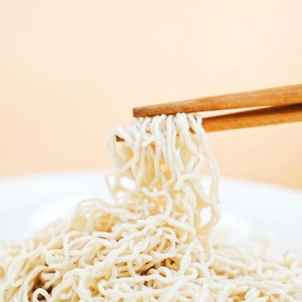 蘇伯 蒟蒻麵 蒟蒻燕麥纖維麵 無鹼味 高纖微卡 白玉帶 寬麵 白玉帶寬麵 膳食纖維 免煮即食 泰國-細節圖8