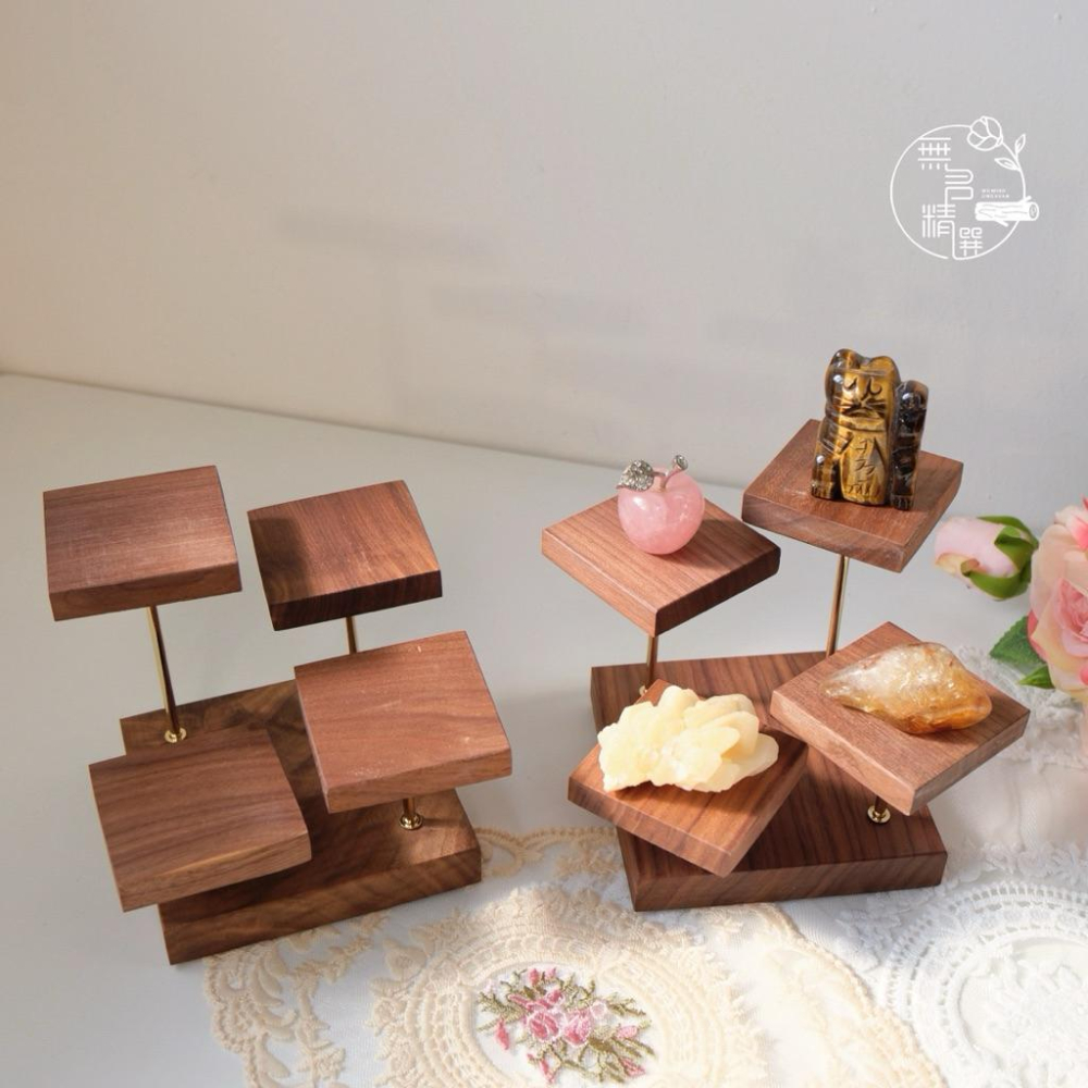 現貨🔺四方四階展示架 胡桃木｜小型階梯陳列台 飾品 水晶 香氛石擺飾架｜礦石收納 展示架｜公仔收納 公仔陳列架-細節圖5