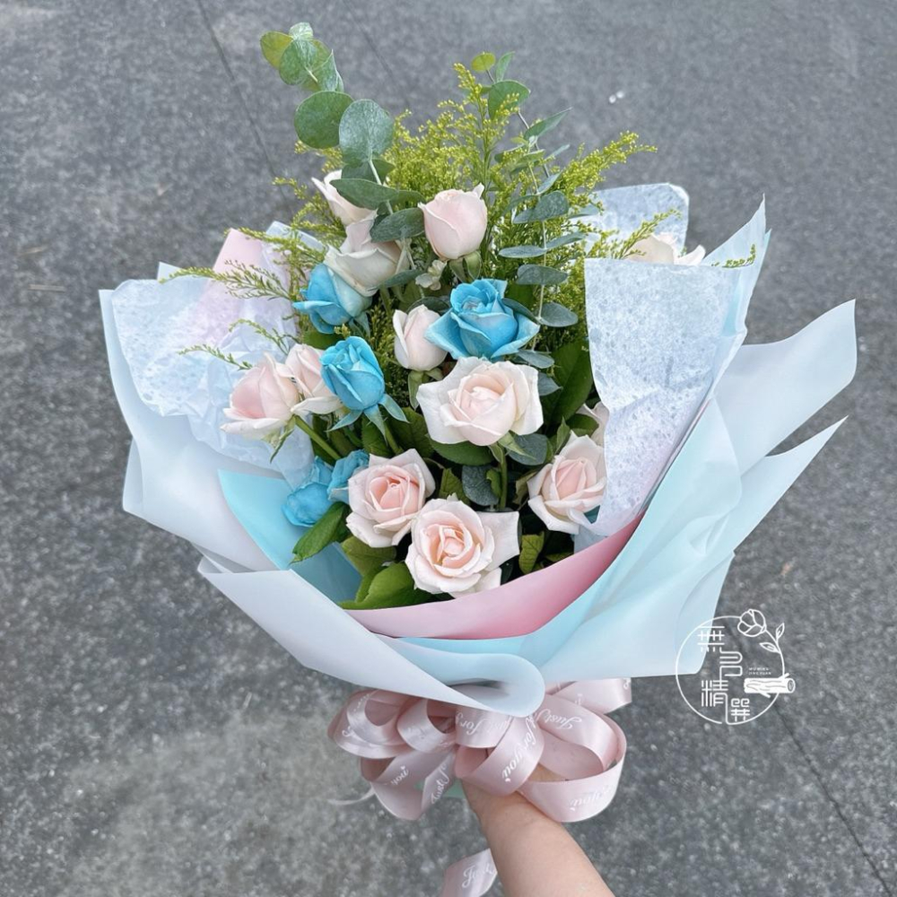 現貨🔺鮮花 韓式香檳玫瑰鮮花束｜玫瑰花束｜情人節花束 藍色玫瑰 鮮花 真花 畢業花束 求婚花束 少女感花束 客製化花束-細節圖2