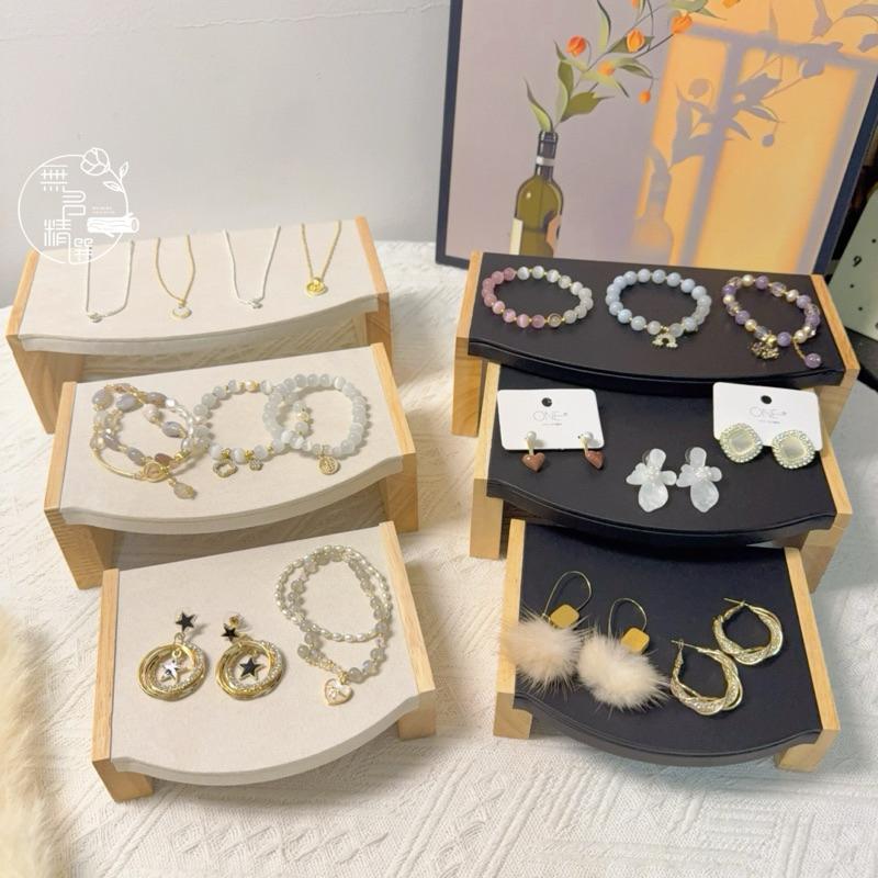 現貨🔺三件套 竹木飾品凳子 首飾展示架 飾品展示道具 手鐲 項鍊 耳環 收納架 珠寶展示台 增高架 陳列架 展示架 收納-細節圖9