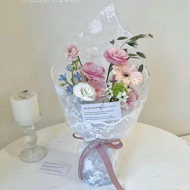 現貨🔺蕾絲包花紗 花束包裝材料 包裝紙 蕾絲網紗 花束 DIY材料 乾燥花包裝 鮮花包裝 襯紙 禮品包裝-細節圖3