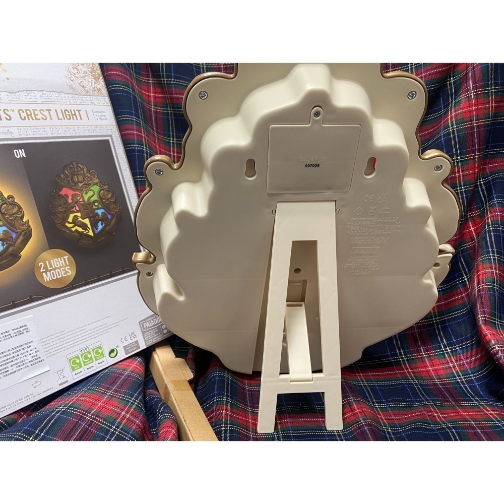 現貨-霍格華兹校徽LED燈與魔杖遙控器套組 兩段亮度調節,可壁掛/立放-細節圖2