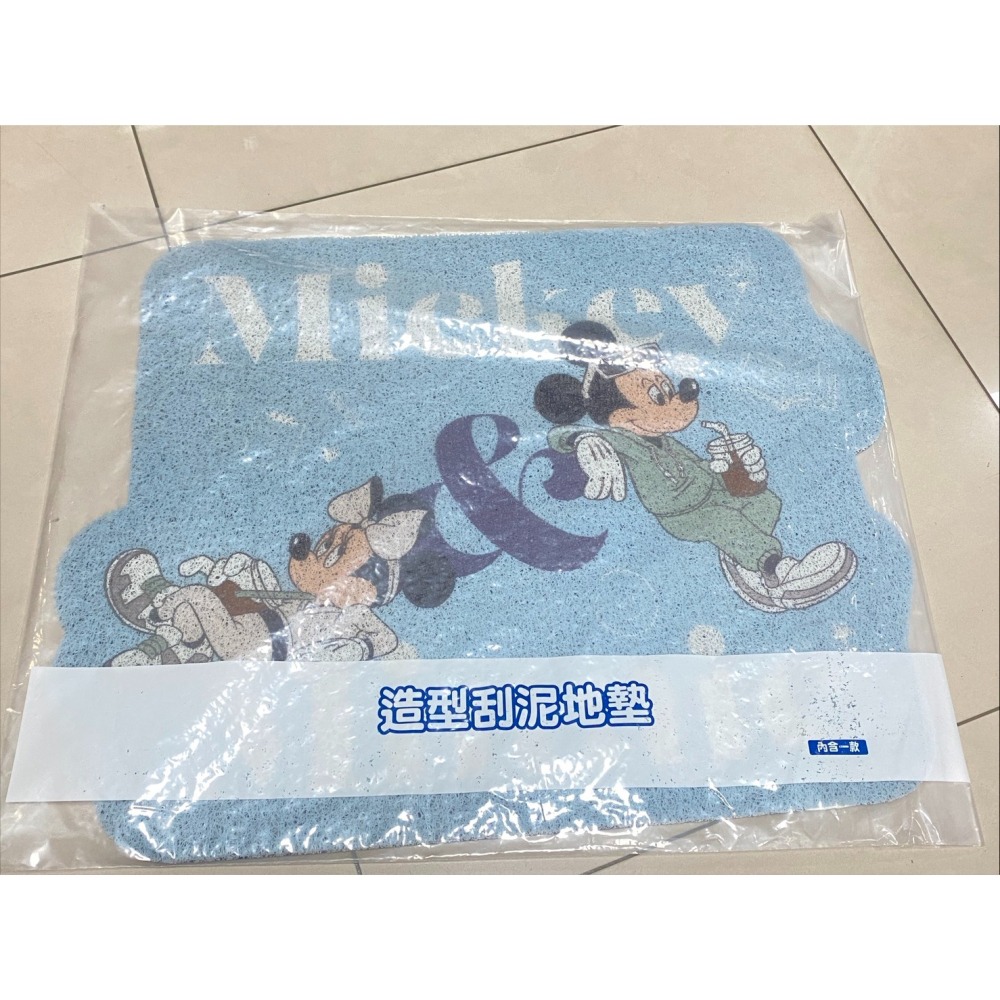 7-11迪士尼米奇造型刮泥地墊 迪士尼米奇與好朋友都市潮流 ·防水耐磨,鞋底髒污立即清除·輕鬆清洗不費力,底部防滑設計-細節圖3