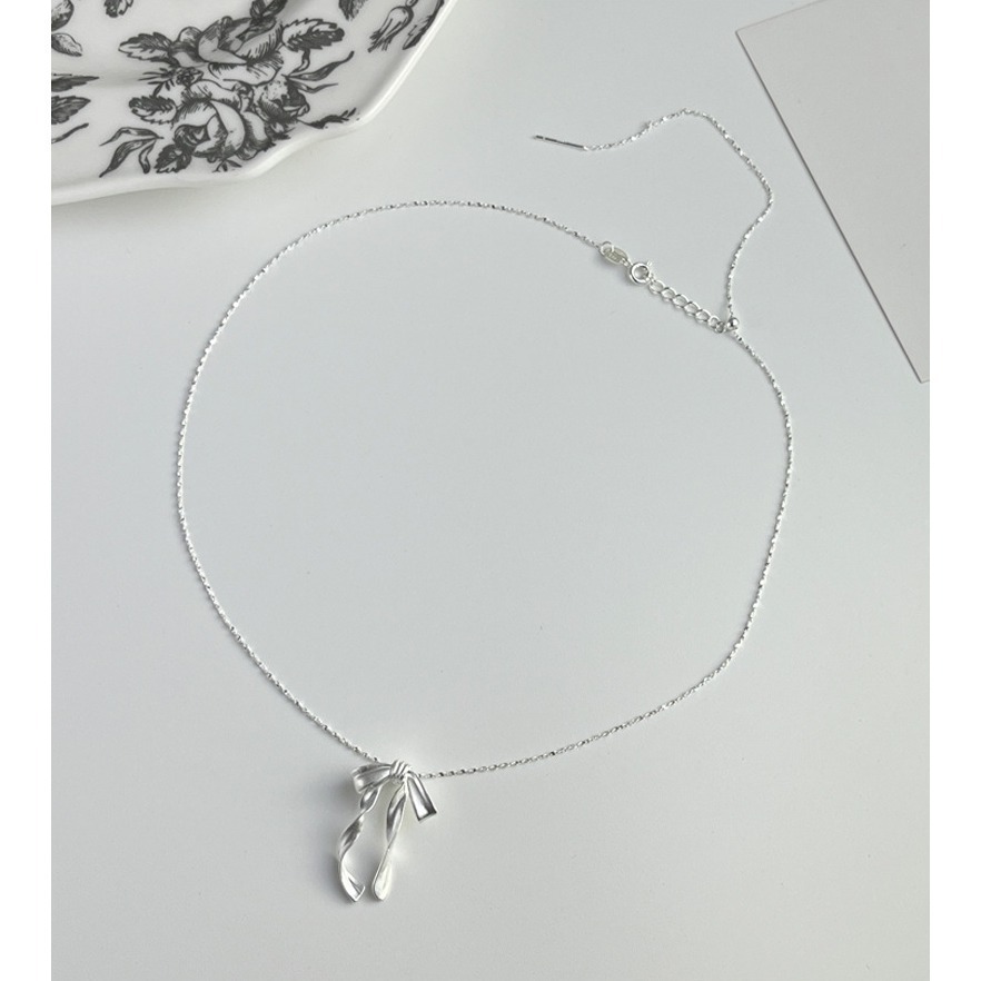 Luojing˖ ࣪⌖˚◌預購 純銀光芒ꔫs925純銀亮銀色蝴蝶結磨砂項鍊｜鎖骨鏈-細節圖7