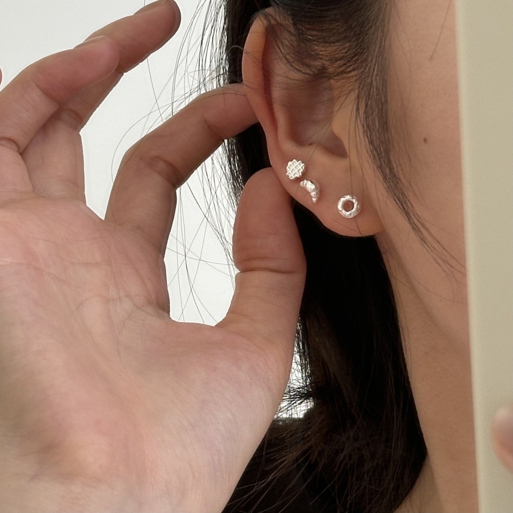 Luojing˖ ࣪⌖˚◌﻿預購 輕甜時尚✦s925純銀甜甜圈牛角包華夫餅耳環-細節圖3