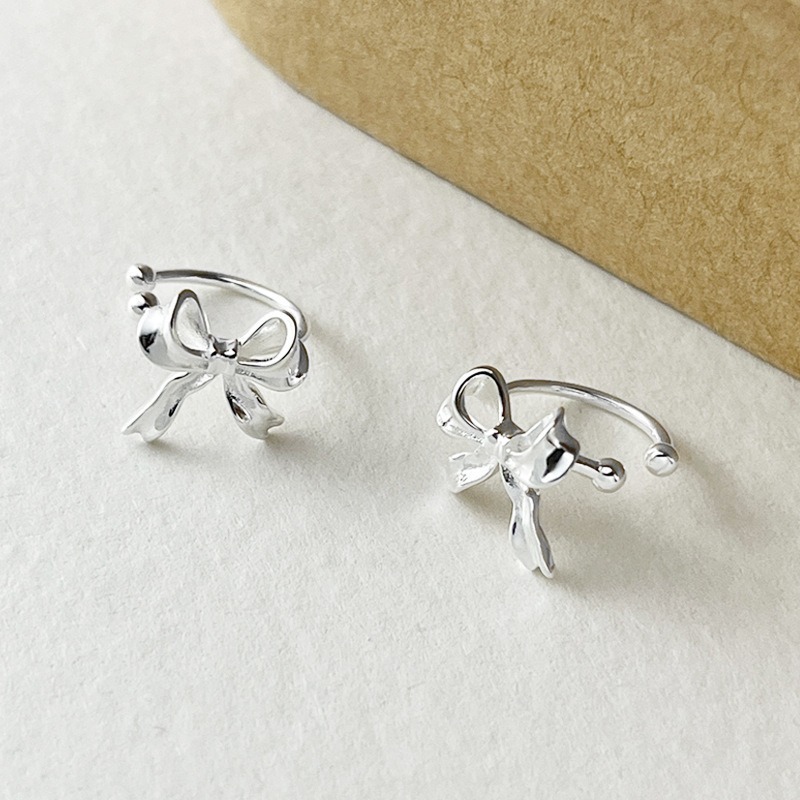𝐿𝑢𝑜𝑗𝑖𝑛𝑔 ෆ 甜美氣質不規則蝴蝶結s925純銀耳骨夾｜耳環｜耳夾-細節圖4