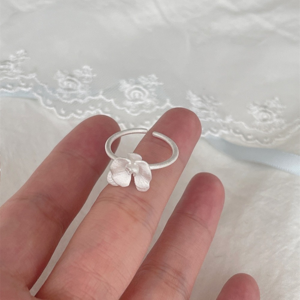 ♯  𝐿𝑢𝑜𝑗𝑖𝑛𝑔 ೀ 輕吻指尖的浪漫·森系小蒼蘭花朵s925純銀戒指﹎輕盈舒適像一縷微風🎐-細節圖2
