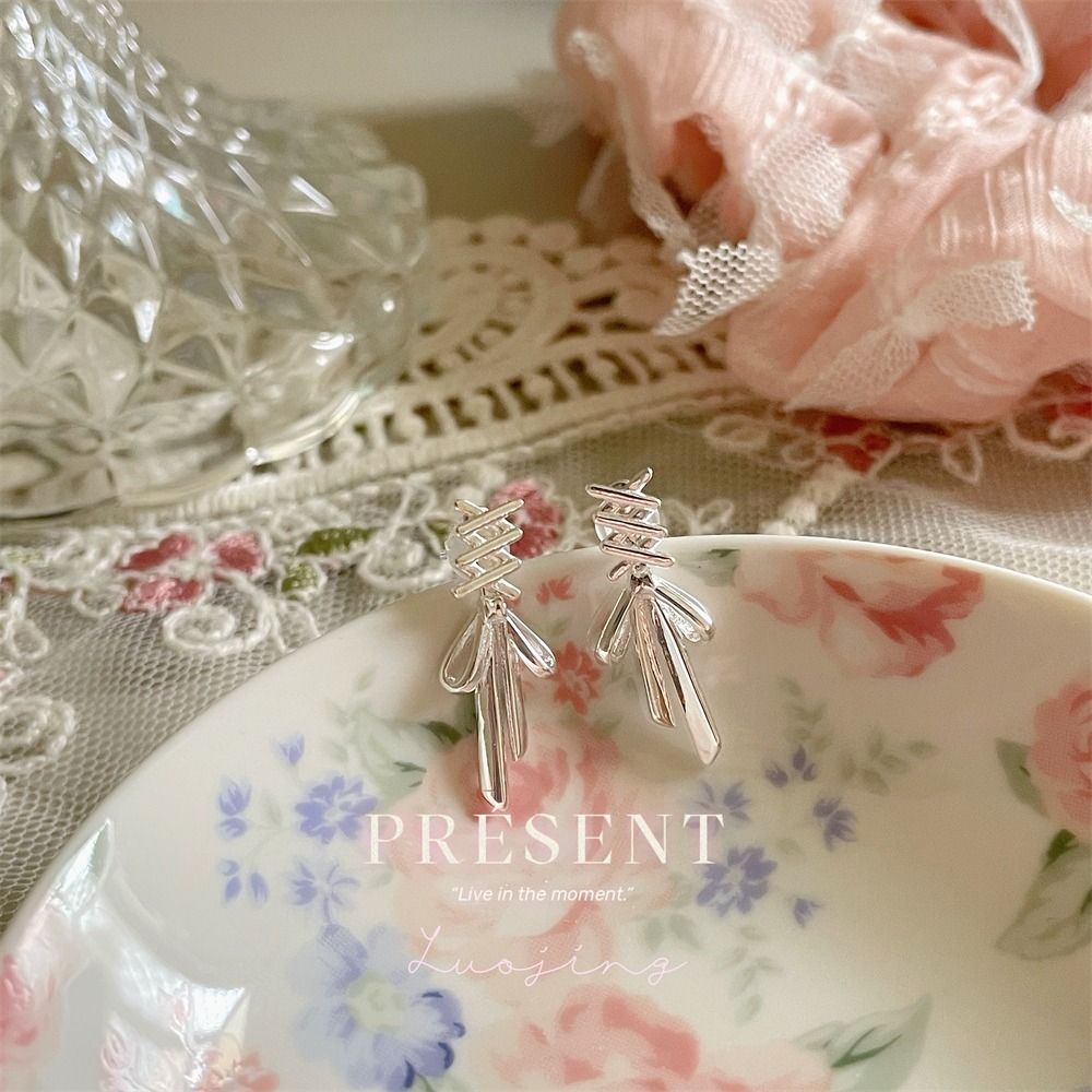 𝐿𝑢𝑜𝑗𝑖𝑛𝑔 ෆ 夢幻芭蕾舞者低語🩰少女心緞帶蝴蝶結s925純銀耳環｜後掛式｜耳針｜純銀耳環-細節圖2