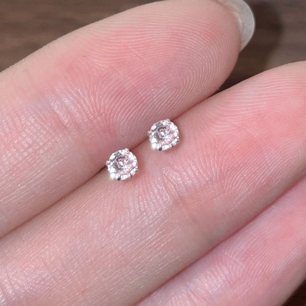 𝐿𝑢𝑜𝑗𝑖𝑛𝑔 ෆ 閃耀你的少女心·5A鋯石迷你彩色s999足銀耳環｜耳針｜養耳洞｜抗過敏｜彩色鋯石耳環-規格圖9