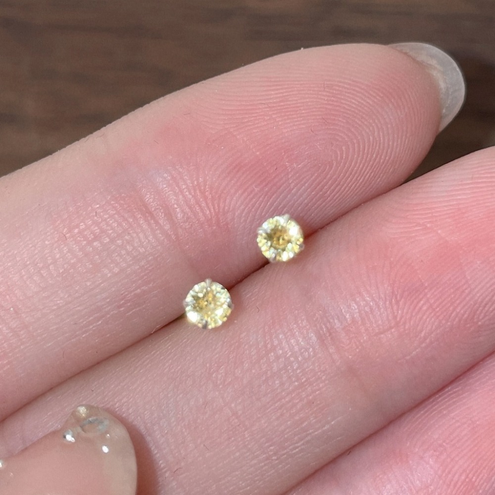 𝐿𝑢𝑜𝑗𝑖𝑛𝑔 ෆ 閃耀你的少女心·5A鋯石迷你彩色s999足銀耳環｜耳針｜養耳洞｜抗過敏｜彩色鋯石耳環-規格圖9