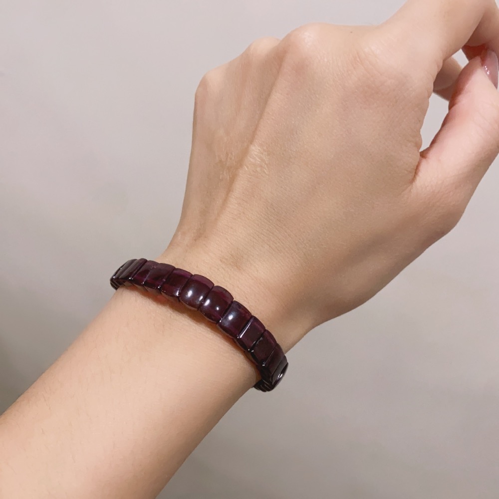 《幸運水晶》絕美巴西頂級紫牙烏-（石榴石）女人之石-細節圖2