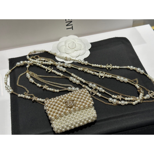 香奈兒 Chanel 新款珍珠編織耳機鏈卡包