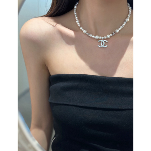 香奈兒 Chanel LOGO水鑽珍珠項鍊 鑲嵌鑽石💎星星拼接♾️白金色 設計感十足🖤✨ 時髦精必備單品
