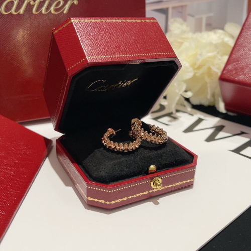 卡地亞 Cartier 尖錐光金小號耳環 Clash de Cartier 系列💎 大膽運用了鉚釘和圓珠設計