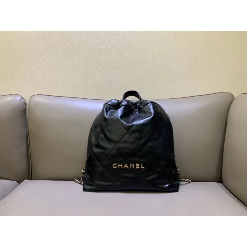 香奈兒 Chanel 火爆款系列 22Bag背包 非常有型 上身多種背法都好看 還可以手拎 又很輕 皮料特別柔軟舒適