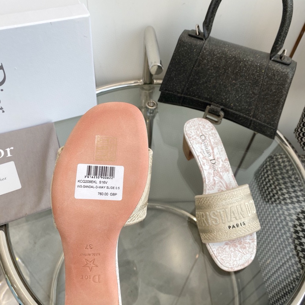 CD新配3D立體刺繡印花粗跟涼拖鞋。✨✨鞋面採用原版飛織純棉3d立體刺繡/印花，內里墊腳為進口牛皮，意大利真皮大底-細節圖6