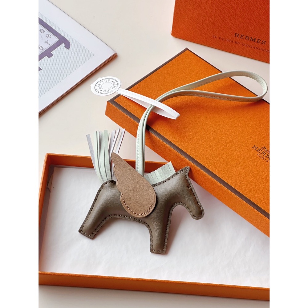 貓頭鷹包掛，做工精細，紋理清晰，兩顆眼睛又大又亮，栩栩如生。往包包上一掛，立馬給原本普通的包增添了幾分俏皮，它不僅造型萌-細節圖2