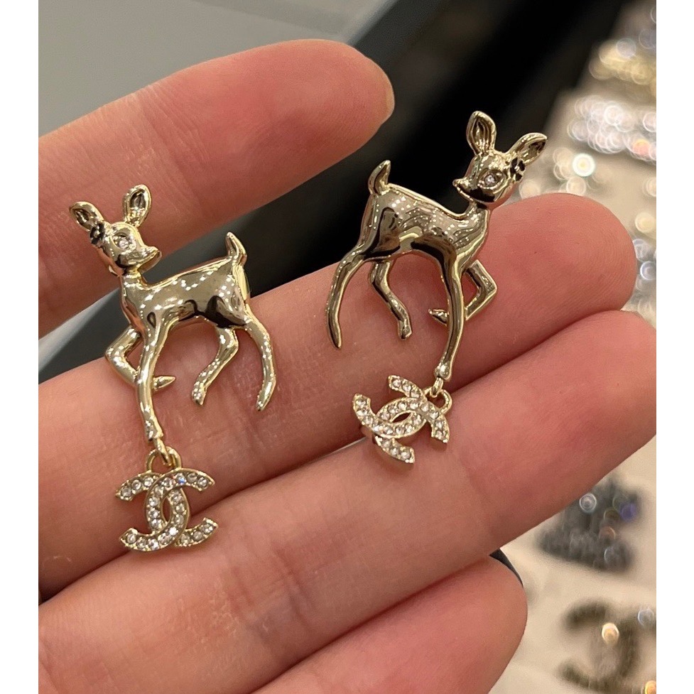 今日新品🌟choker 𝑪𝒉𝒂𝒏𝒆𝒍 25s新款金色滿鑽雙C羽毛皮穿鏈項鍊  像飛鳥羽毛 又像麥穗葉子-細節圖6