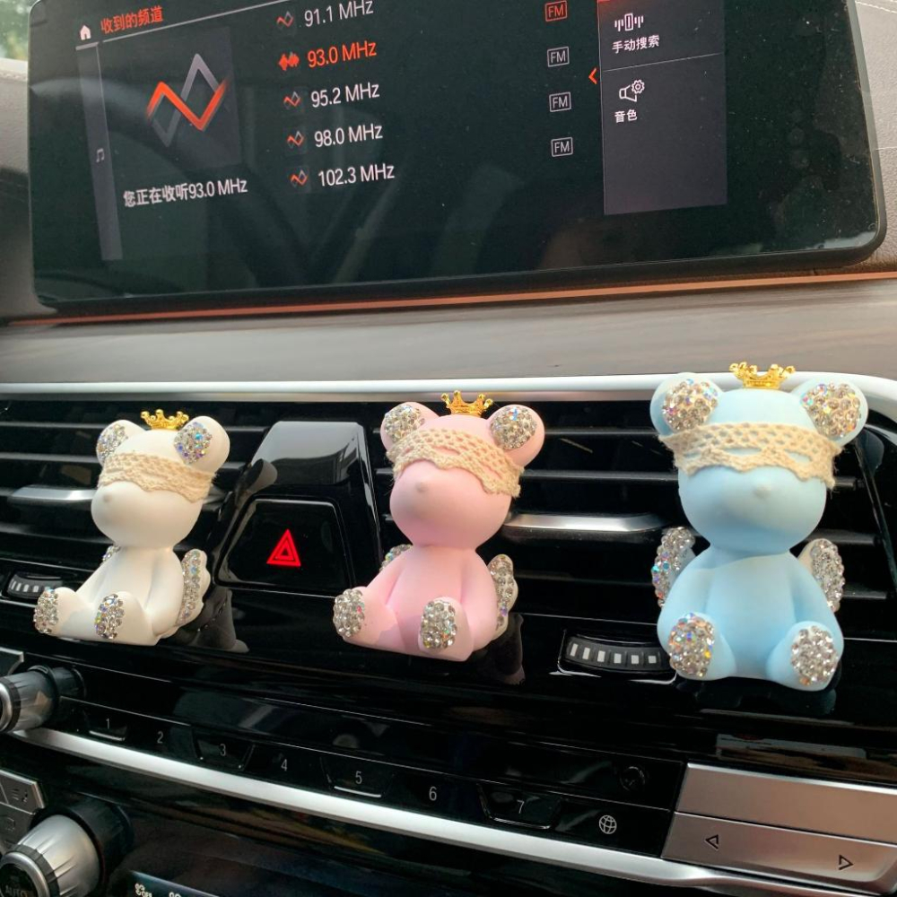 【台灣現貨】鑲鑽小熊車用空調擴香石 車載香薰香水空調出風口 車內飾品擺件 汽車芳香 精油 矇眼熊 鑲鑽-細節圖9