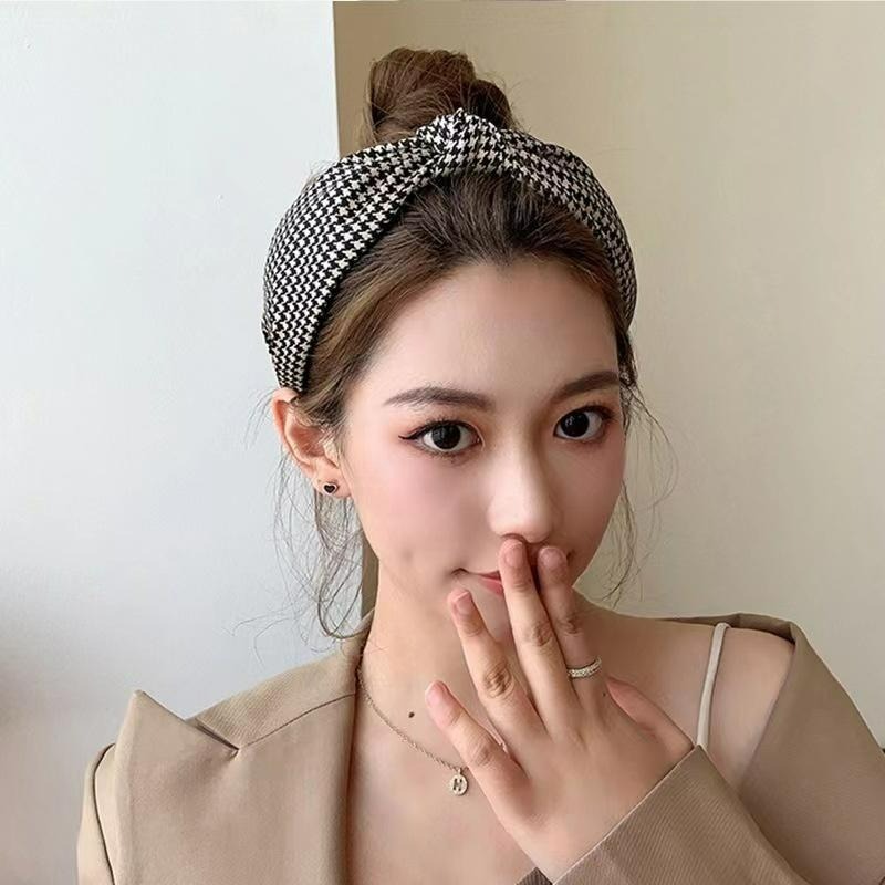 【台灣現貨】韓國氣質寬版造型髮箍 韓版千鳥格髮帶 寬髮箍 髮飾 女 高質感網紅新款 黑白蕾絲蝴蝶結 碎髮頭箍洗臉頭飾-細節圖4