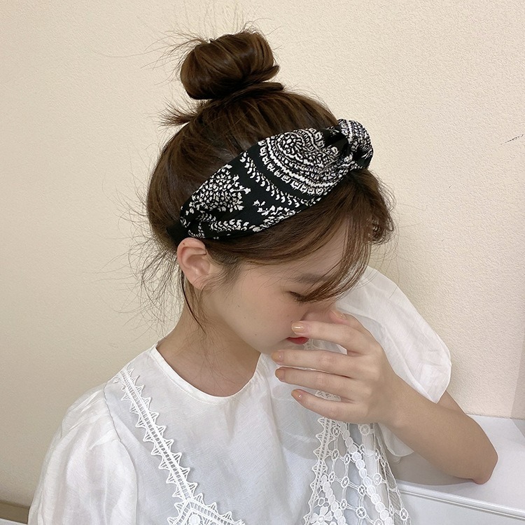 【台灣現貨】韓國氣質寬版造型髮箍 韓版千鳥格髮帶 寬髮箍 髮飾 女 高質感網紅新款 黑白蕾絲蝴蝶結 碎髮頭箍洗臉頭飾-細節圖10