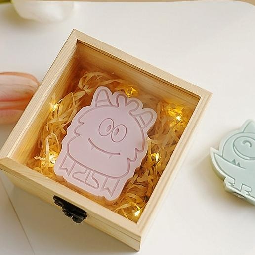 【台灣現貨】萌萌可愛馬卡龍小怪獸香薰蠟燭 手作天然大豆蠟精油香氛手工蠟燭 薰香香氛 創意裝飾擺件 禮物伴手禮桌上創意擺設-細節圖8