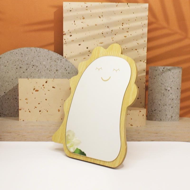 現貨 木紋 萌熊 / 恐龍 兩款 木質化妝鏡 桌上鏡 化妝鏡 美妝鏡 桌面鏡子 可愛木鏡 木質桌上鏡 造型鏡 鏡子 木鏡-細節圖3