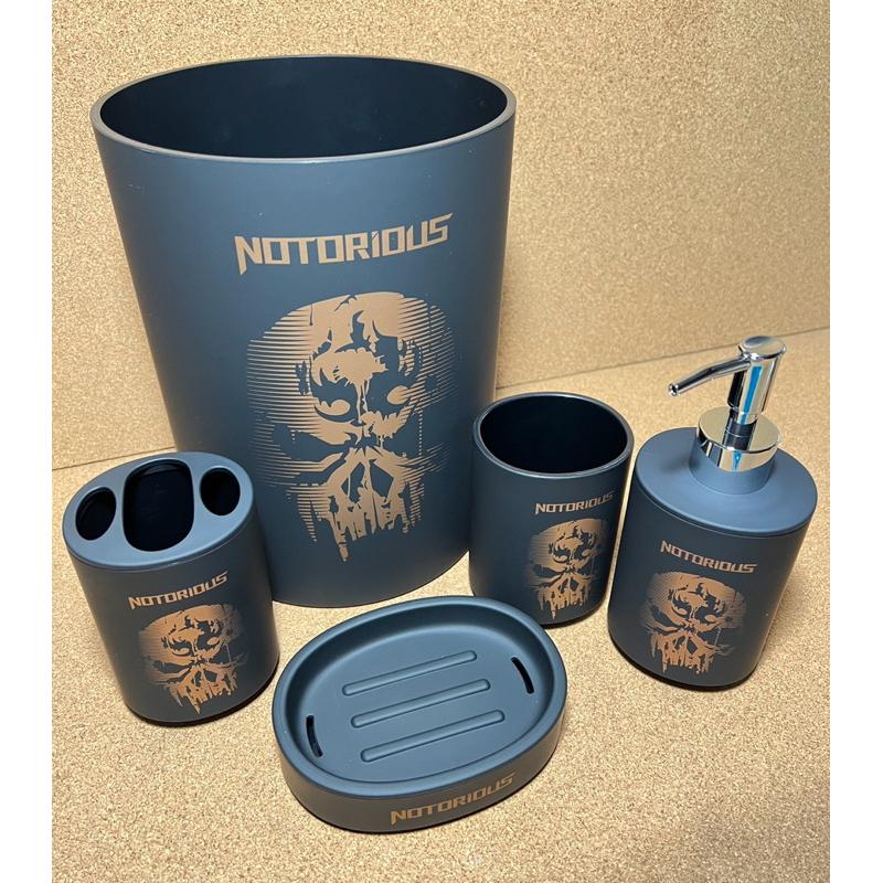 Notoroius 惡名昭彰 經典骷顱時尚衛浴 5件組 浴室用品 垃圾桶 沐浴乳罐 牙刷杯架 口杯 漱口杯 肥皂架-細節圖2