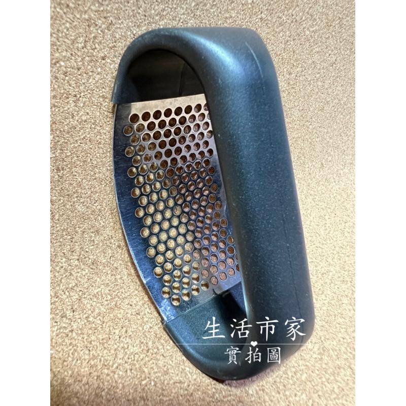 不鏽鋼環形壓蒜器 手握式壓蒜泥器 不銹鋼壓蒜器 手壓蒜頭器 手把式壓蒜器 擠蒜器 碎蒜器-細節圖5