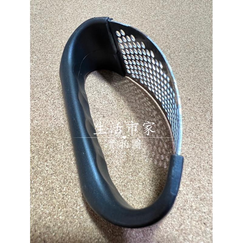 不鏽鋼環形壓蒜器 手握式壓蒜泥器 不銹鋼壓蒜器 手壓蒜頭器 手把式壓蒜器 擠蒜器 碎蒜器-細節圖6