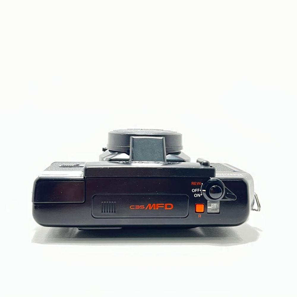 【兔子棒棒相機店】Konica  C35 MFD 柯尼卡底片相機 (附底片一捲+手腕帶+電池)-細節圖3