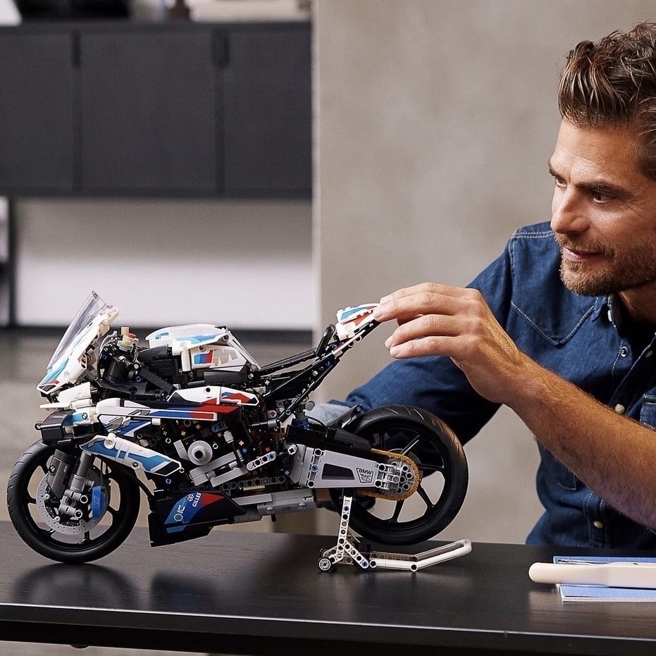 LEGO 樂高 42130 BMW M 1000 RR 科技系列 Technic【現貨】-細節圖3