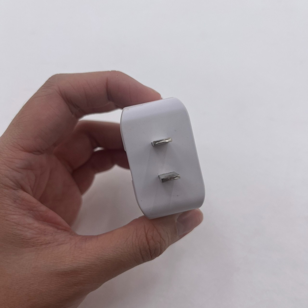 ❮二手❯ QC 3.0 快速充電器 LED顯示充電頭 智慧型手機 iPhone 3.1A 2*USB 連接 LED 顯示-細節圖2